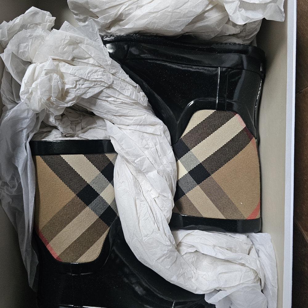 Nordstrom Black and Tan Plaid Kids Rain Boots
